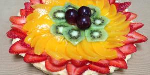 Torta de frutas tropicais