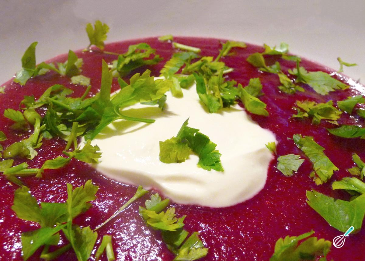 Receita de Sopa fria de beterraba