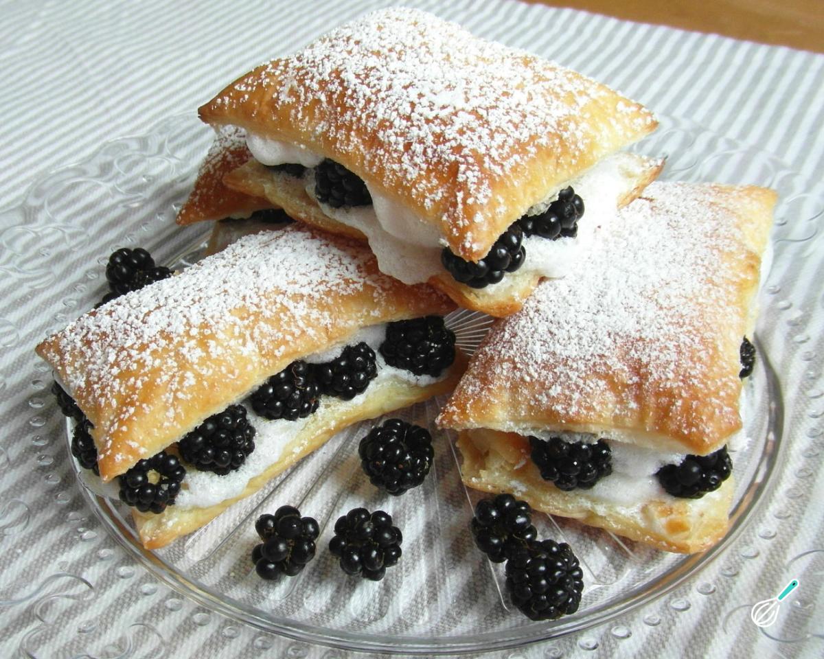 Receita de Massa folhada recheada com chantilly