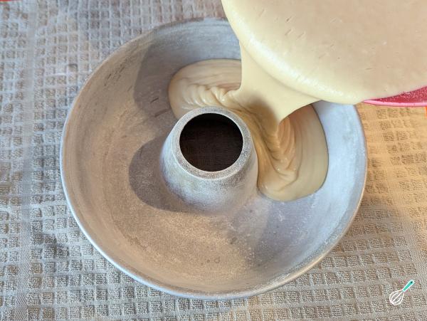 Receita de Bolo de baunilha fofinho - Passo 7