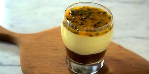 Mousse de maracujá com chocolate