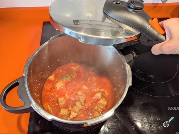 Receita de Pernil picado na panela de pressão - Passo 6