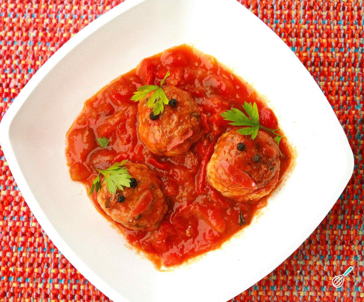 Receita de Almôndegas de frango com molho de tomate