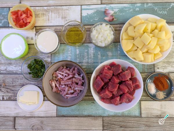 Receita de Carne com creme de batata e requeijão - Passo 1