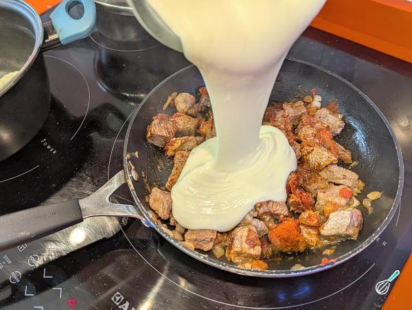Receita de Carne com creme de batata e requeijão - Passo 9