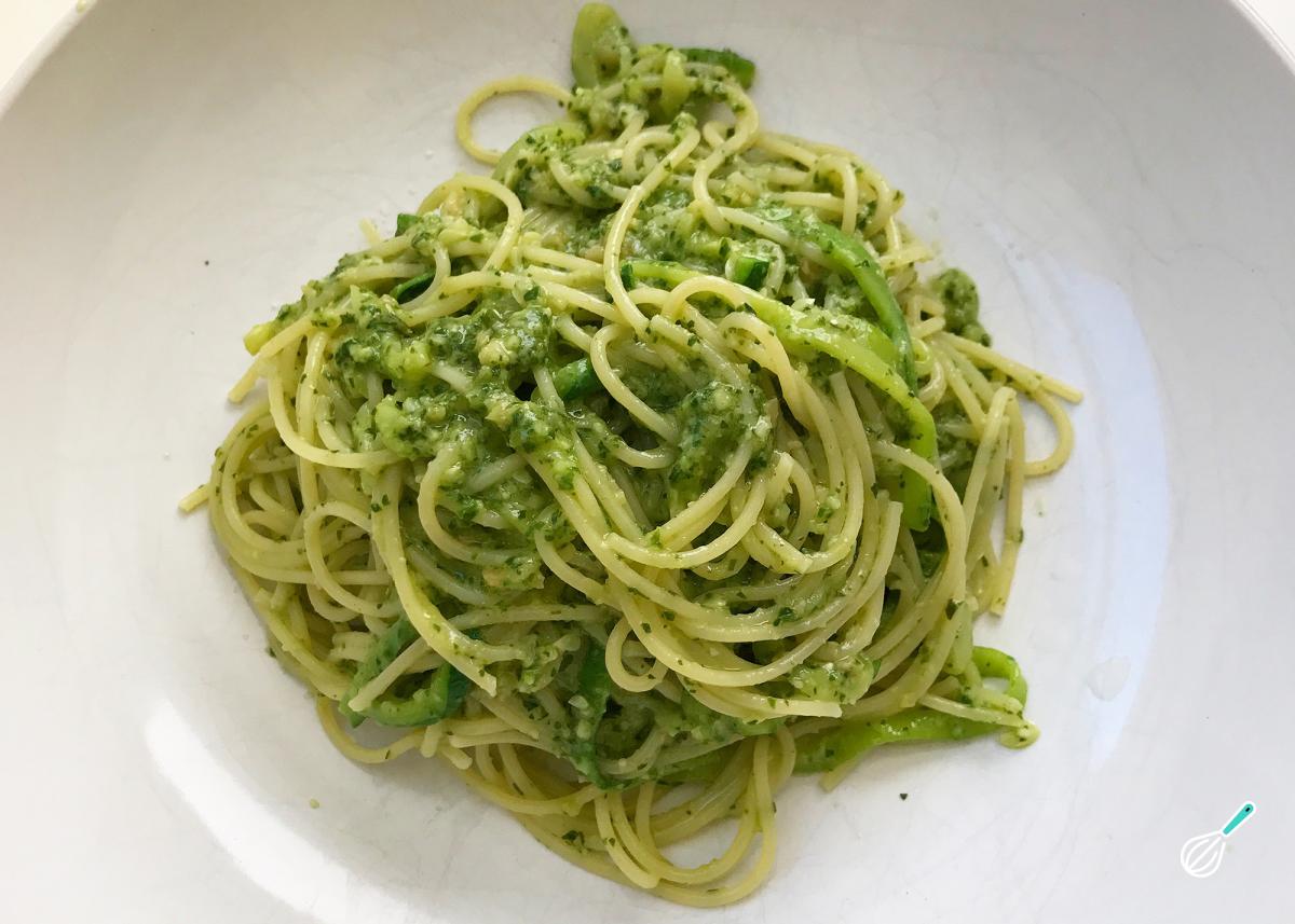 Receita de Espaguete de pupunha ao molho pesto