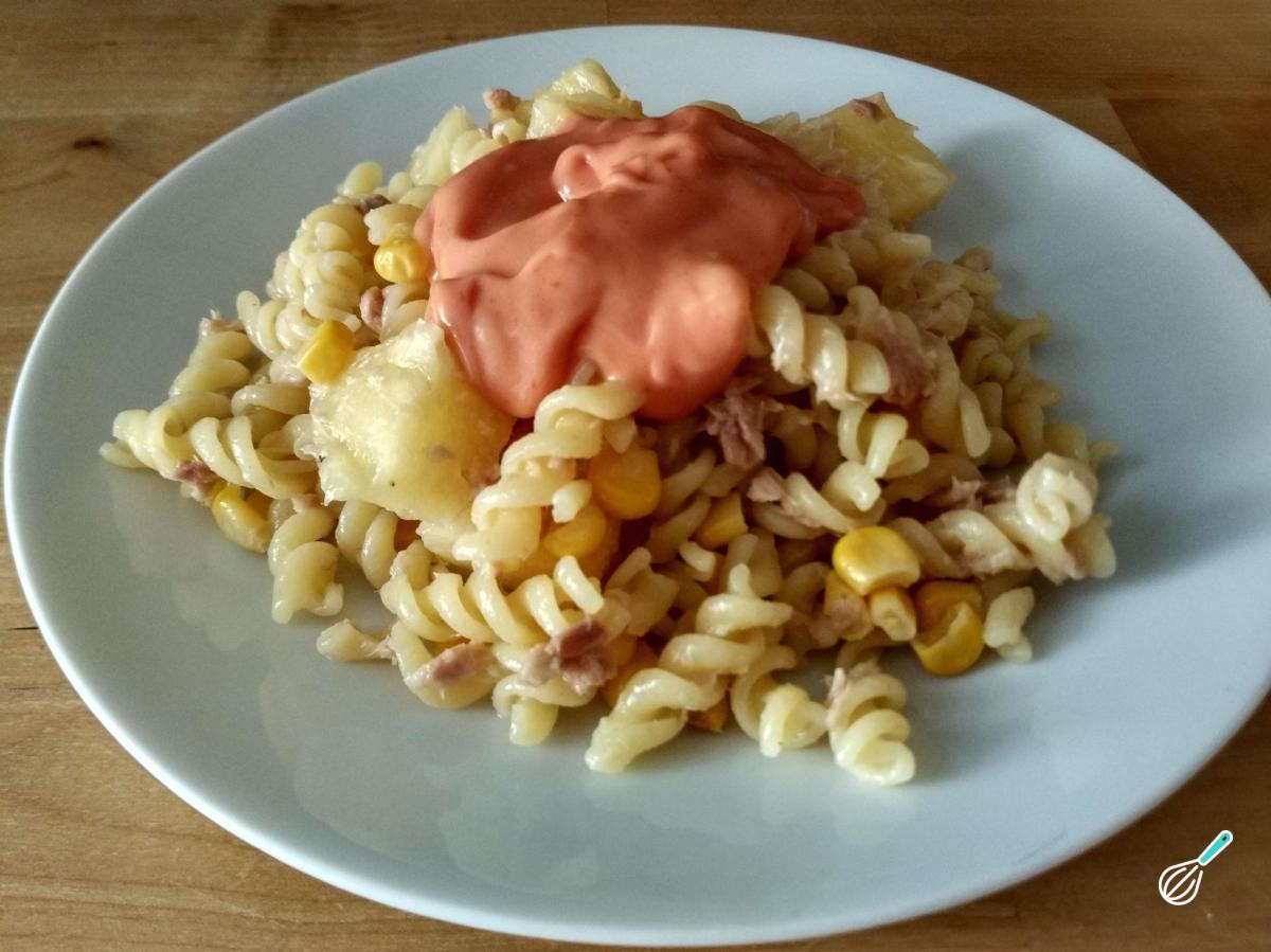 Receita de Salada de macarrão com abacaxi e atum