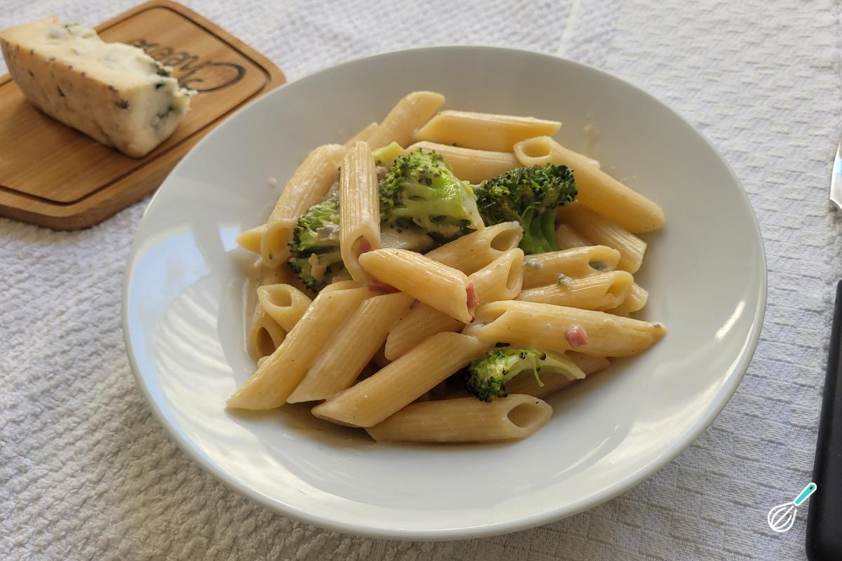 Receita de Macarrão com gorgonzola e bacon