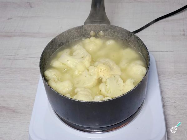 Receita de Couve-flor ao molho branco e bacon - Passo 2