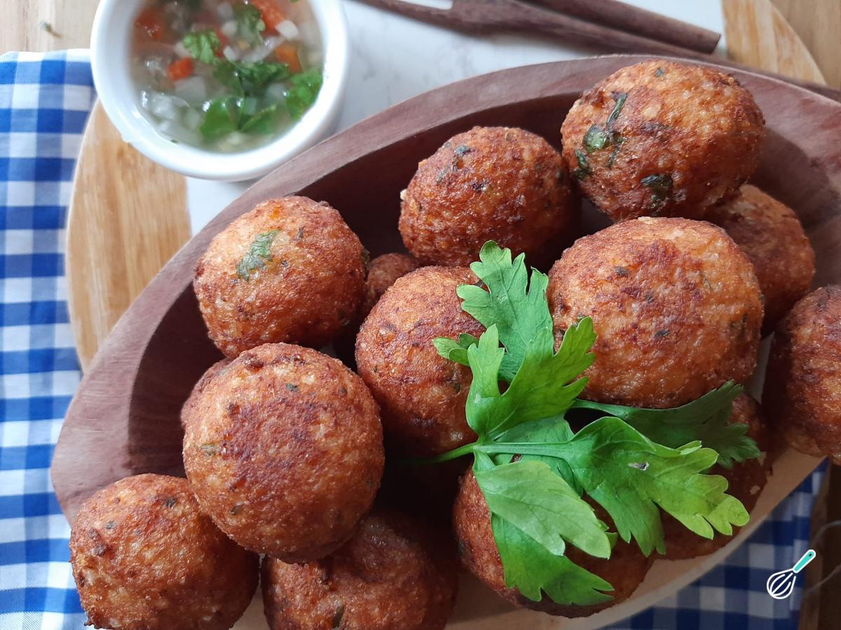 Receita de Bolinho de arroz com linguiça