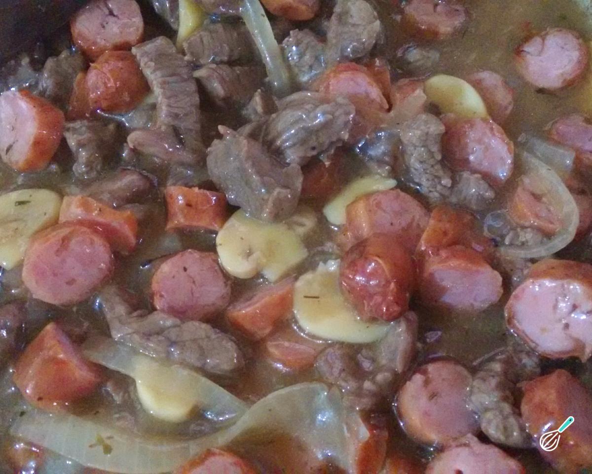 Receita de Coxão mole ao molho acebolado