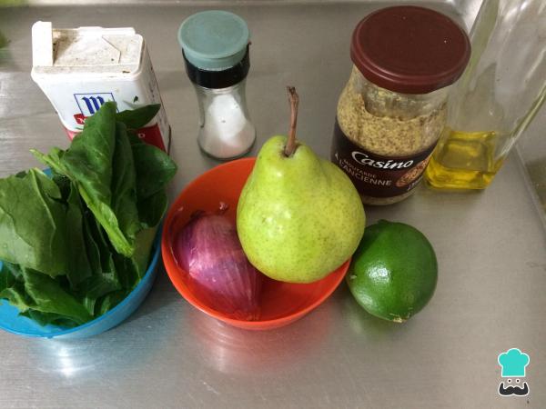 Receita de Salada de espinafre e pera - Passo 1