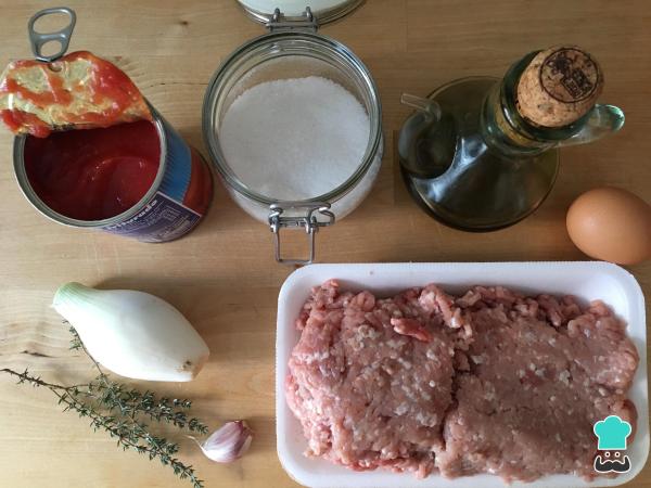 Receita de Almôndegas recheadas com mussarela ao molho - Passo 1